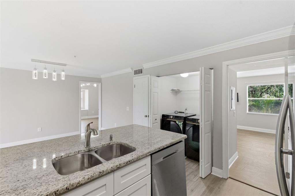2400 FEATHER SOUND DRIVE 1136 photo 8