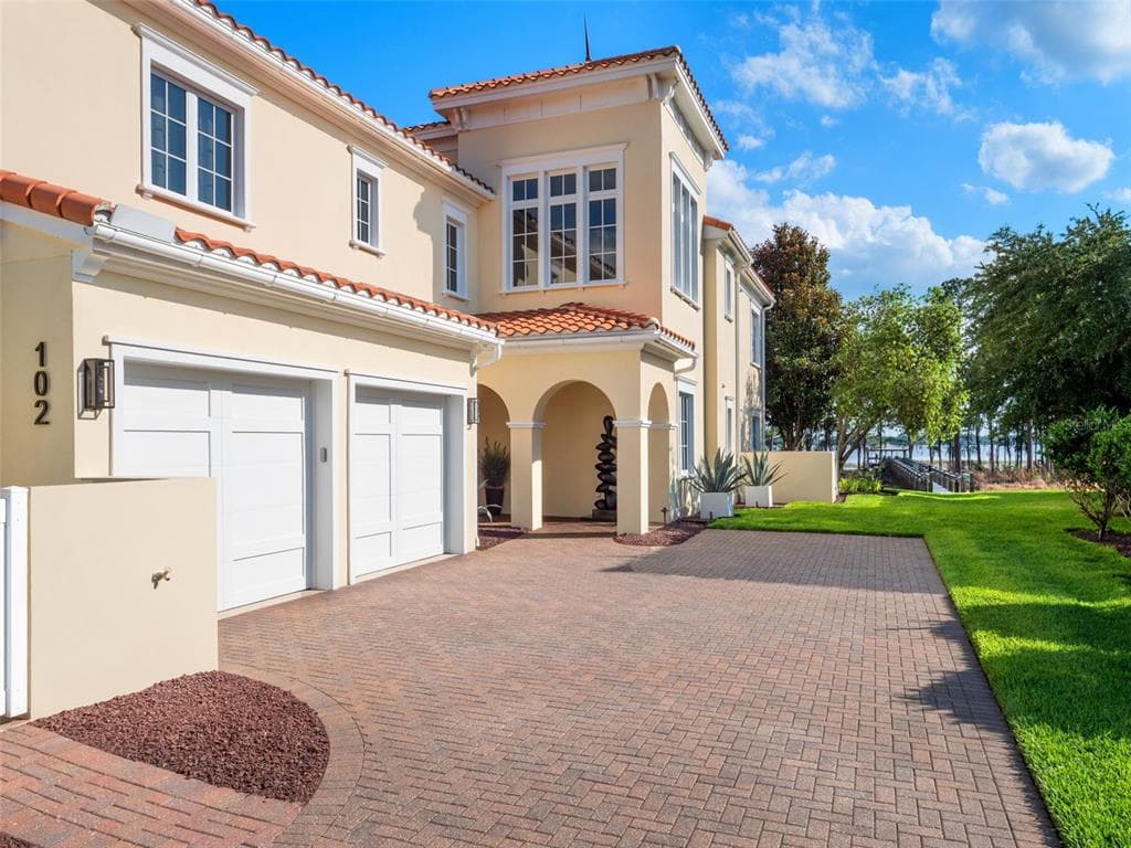 10355 KENSINGTON SHORE DRIVE #I-102 4