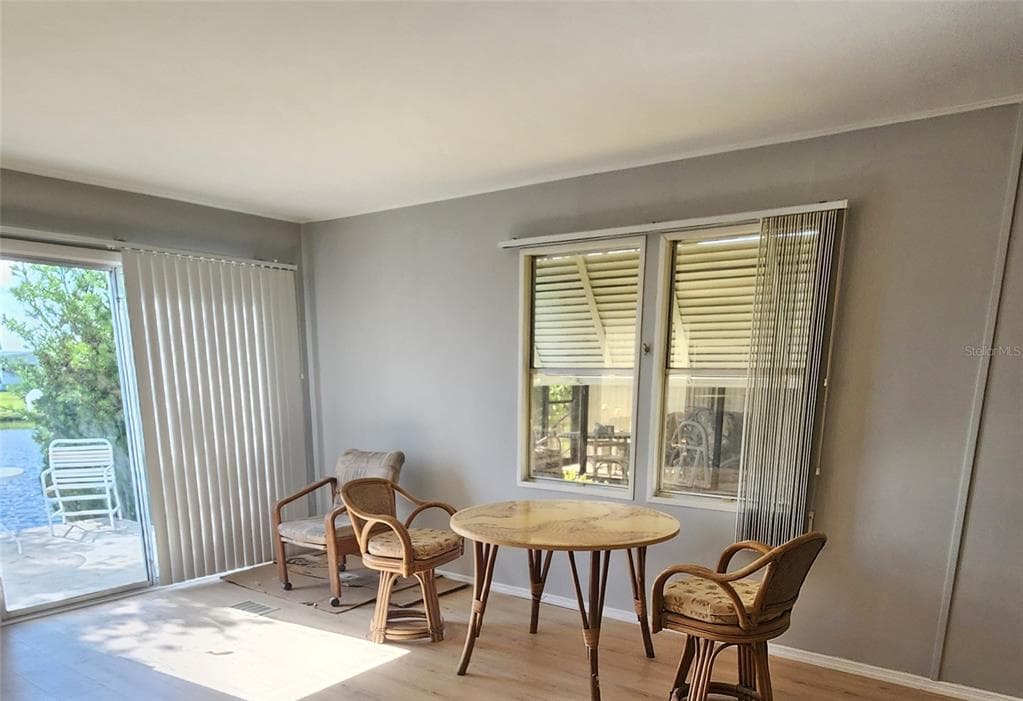 132 BERMUDA WAY photo 9