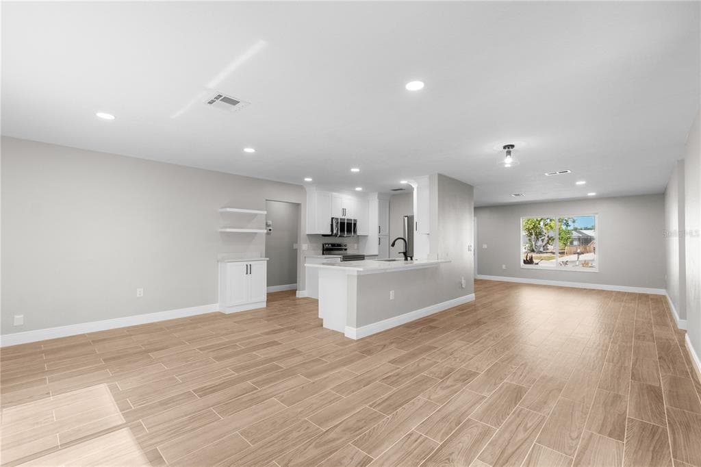 901 24TH AVENUE W photo 14
