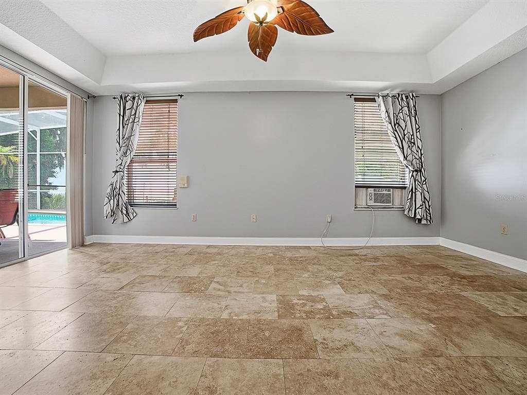 1031 MELLATHON CIRCLE photo 23