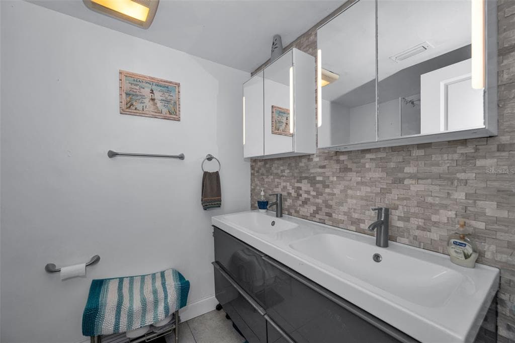 3325 HONEYMOON LANE 3