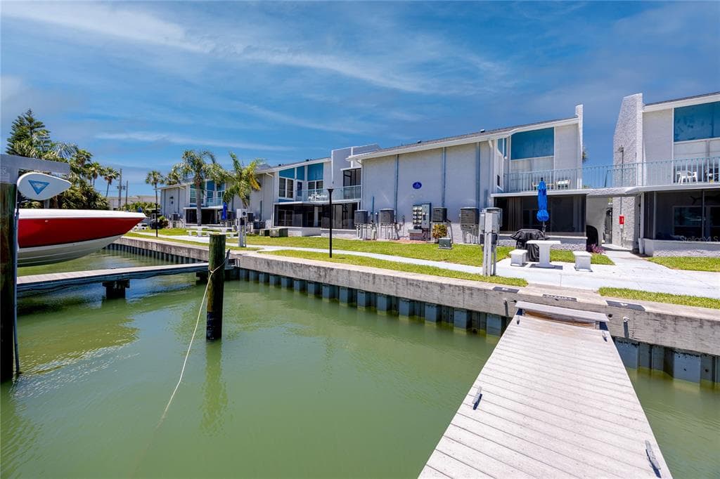 159 MEDALLION BOULEVARD F photo 2