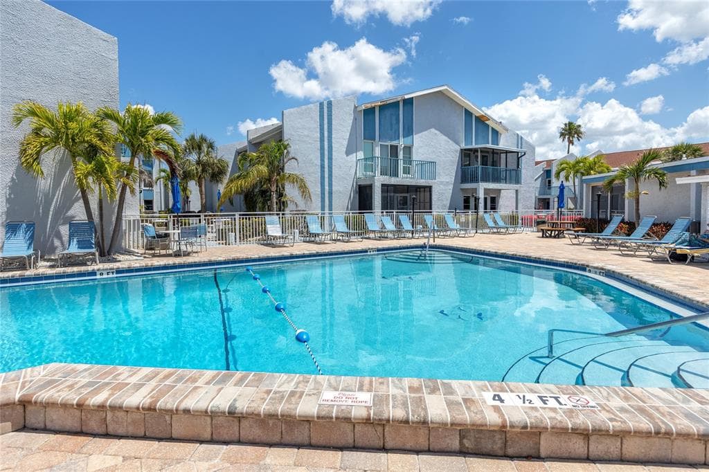 159 MEDALLION BOULEVARD F photo 3