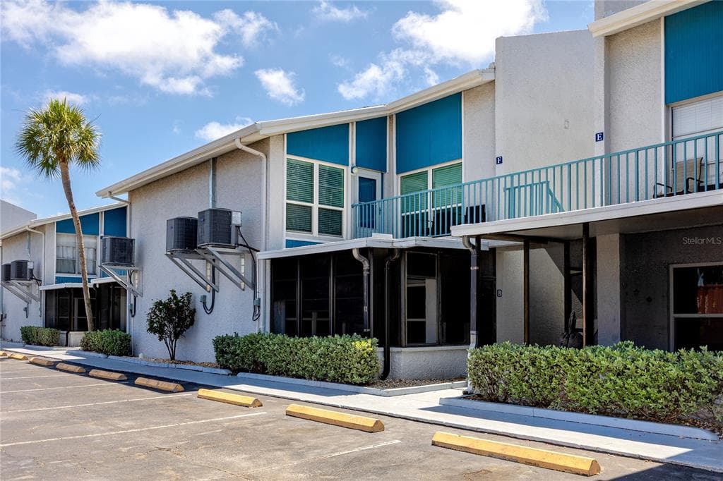159 MEDALLION BOULEVARD F photo 1