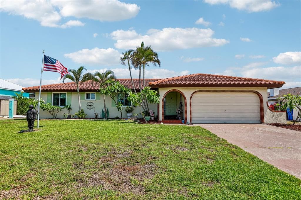 801 FLAMINGO DRIVE 4