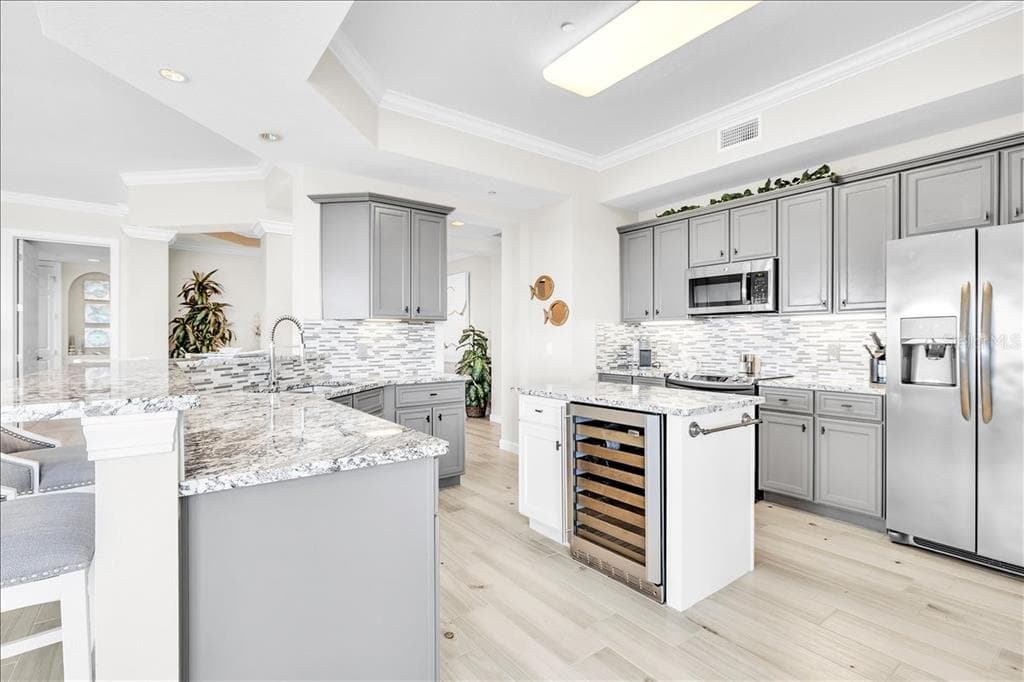 8560 AMBERJACK CIRCLE 301 photo 17