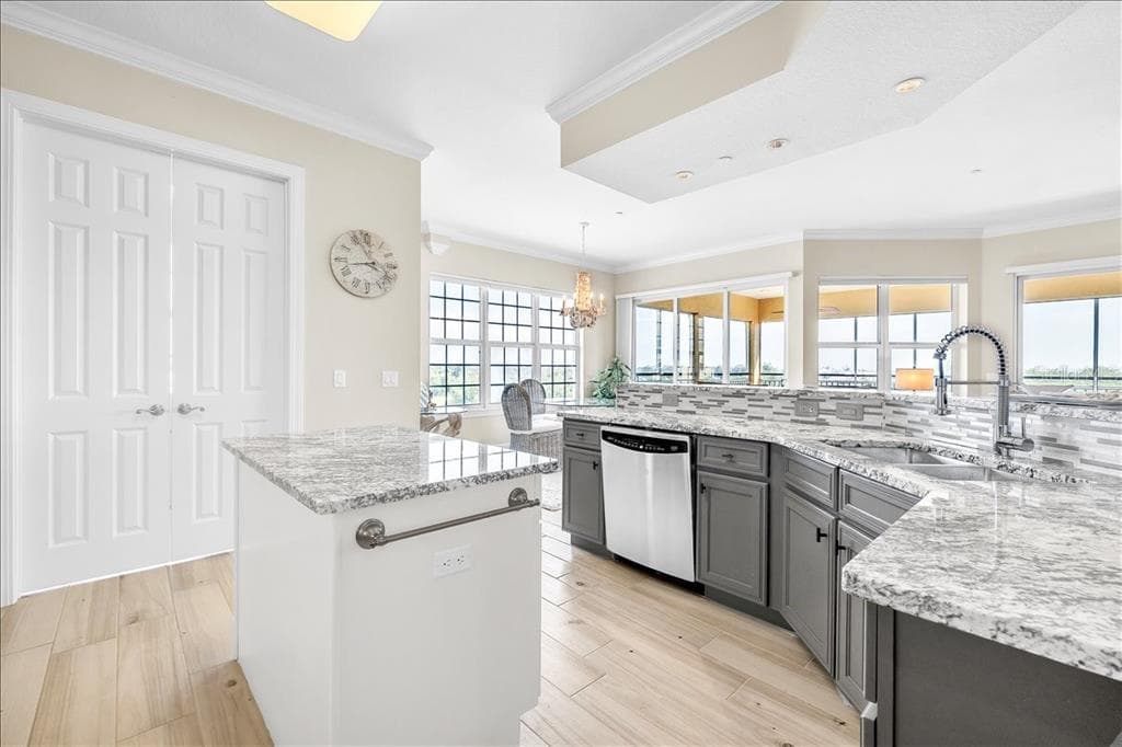 8560 AMBERJACK CIRCLE 301 photo 16