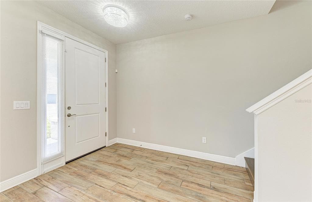 4745 ANTRIM DRIVE photo 5