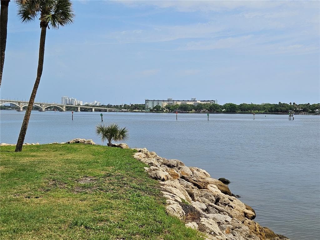 632 MARINA POINT DRIVE #6320 5