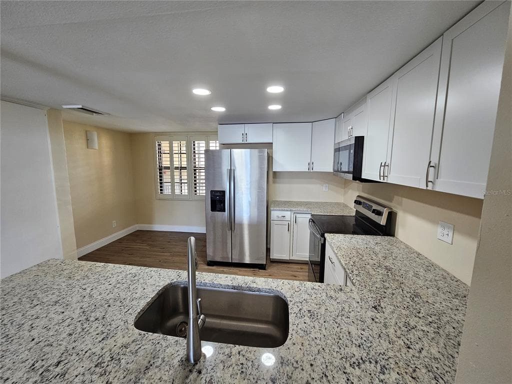 632 MARINA POINT DRIVE 6320 photo 21