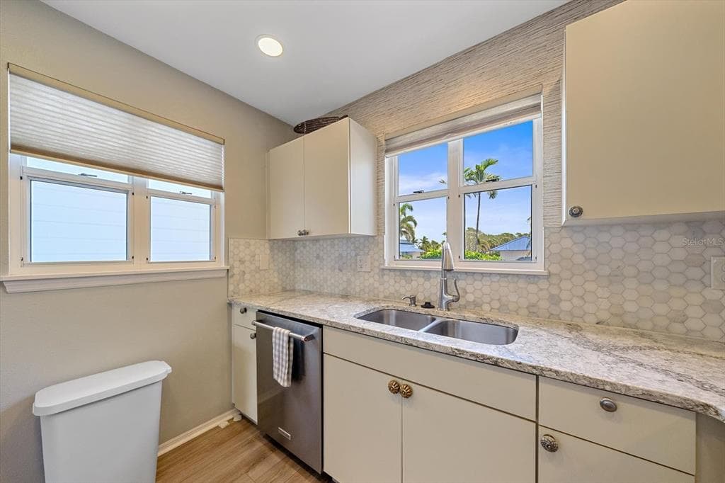 851 AUDUBON DRIVE 851 photo 6