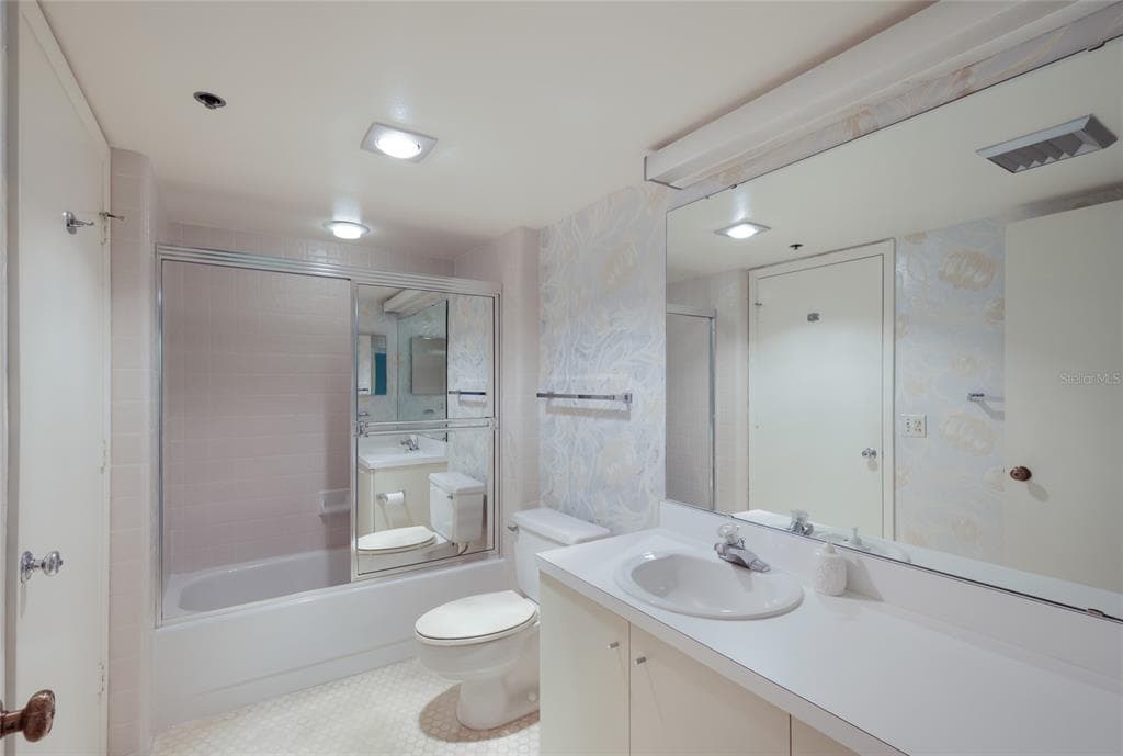 1095 GULF OF MEXICO DRIVE 102 photo 23