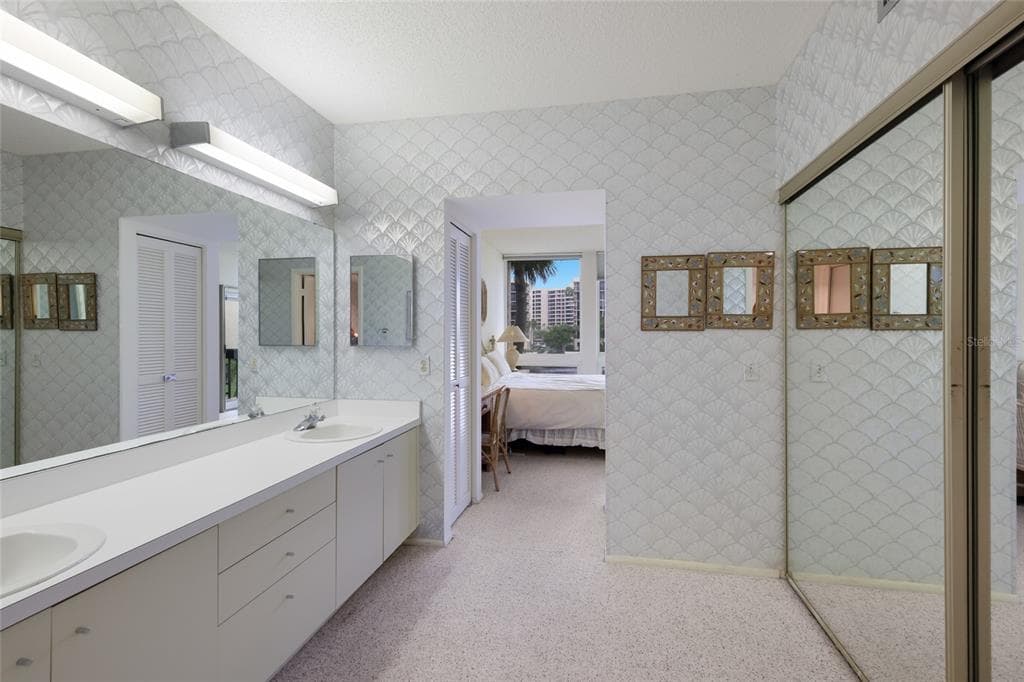 1095 GULF OF MEXICO DRIVE 102 photo 18