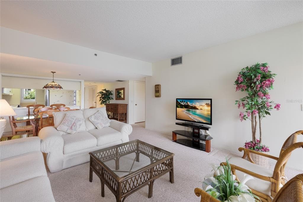 1095 GULF OF MEXICO DRIVE 102 photo 8