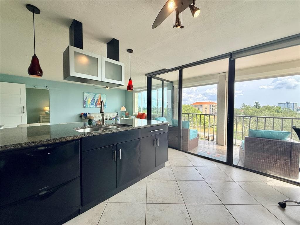 6219 PALMA DEL MAR BOULEVARD S 504 photo 10