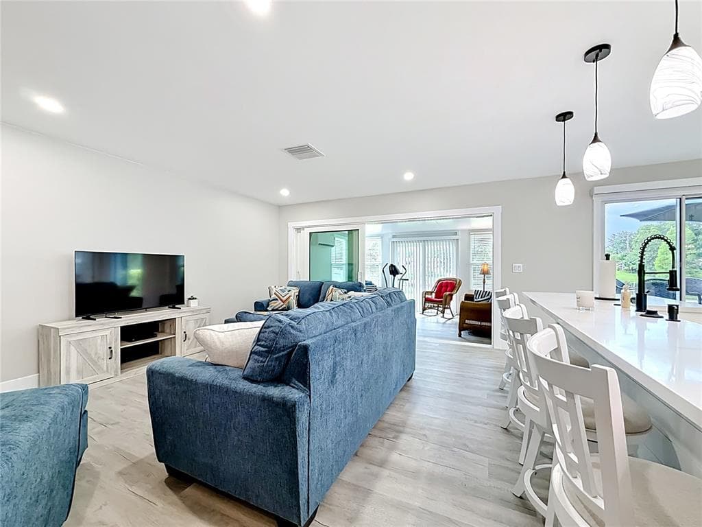 508 SHORE DRIVE photo 6
