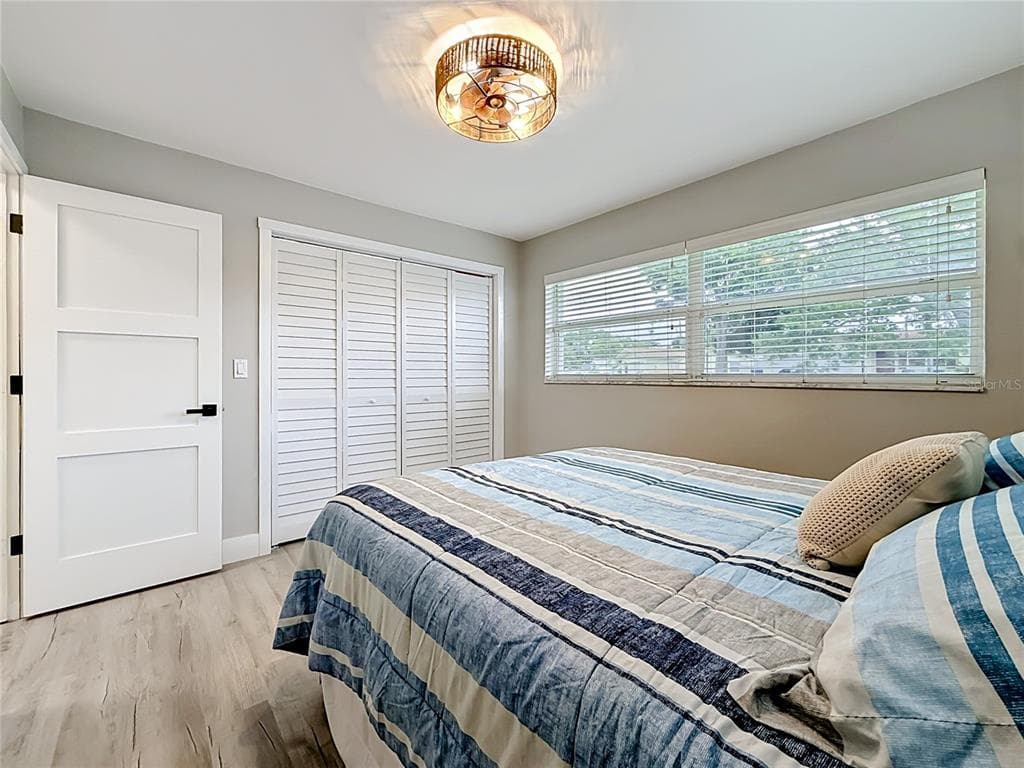 508 SHORE DRIVE photo 17