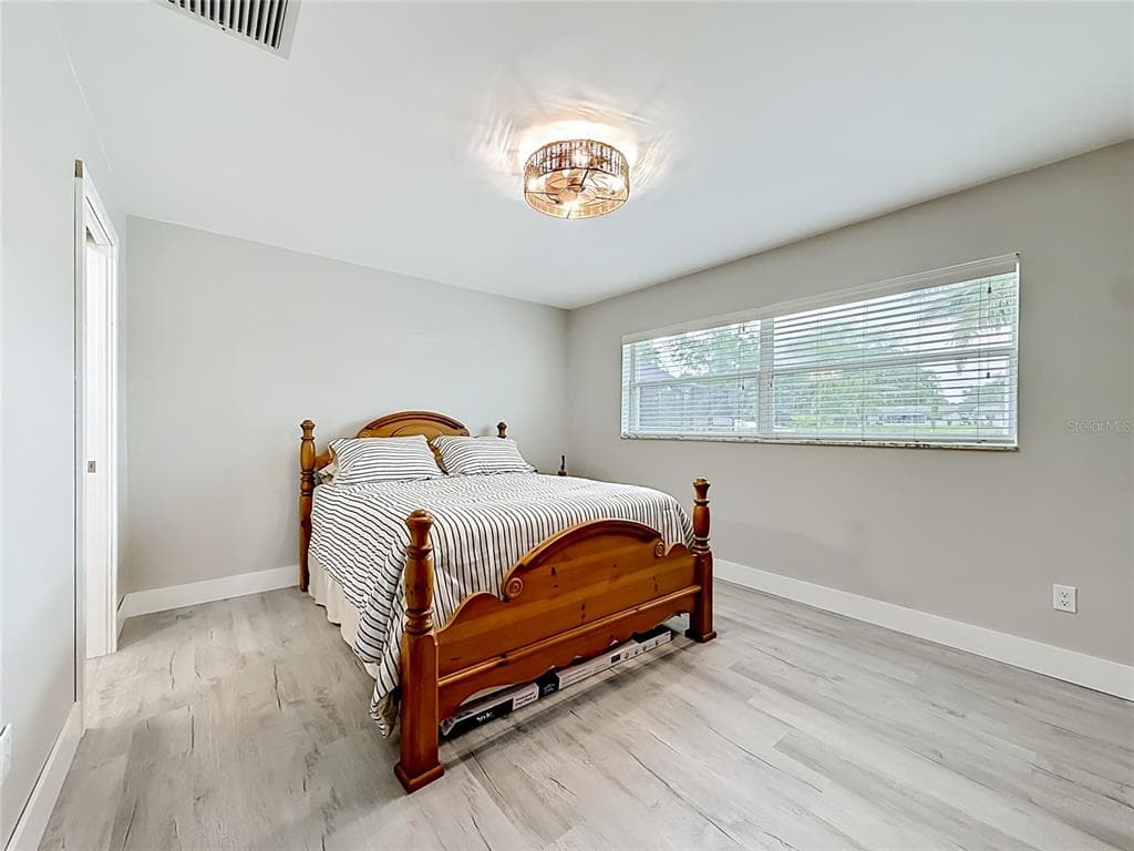 508 SHORE DRIVE photo 14