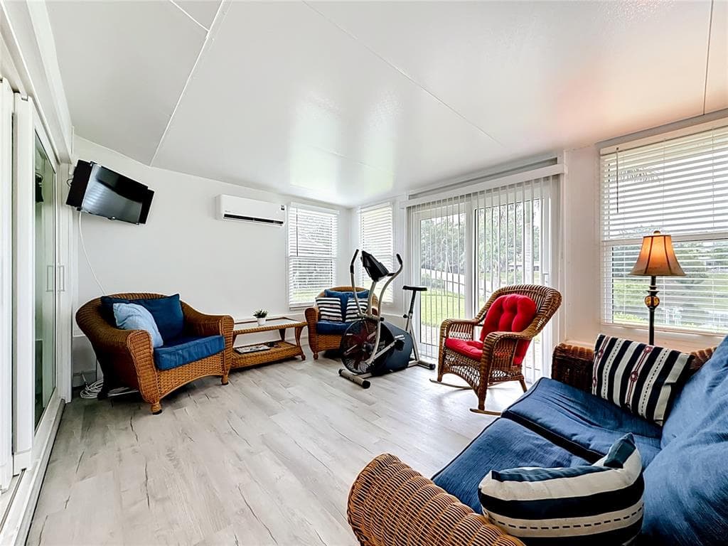 508 SHORE DRIVE photo 11