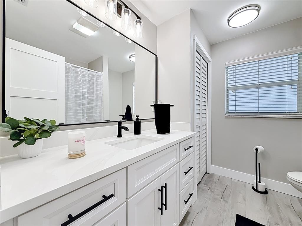 508 SHORE DRIVE photo 19