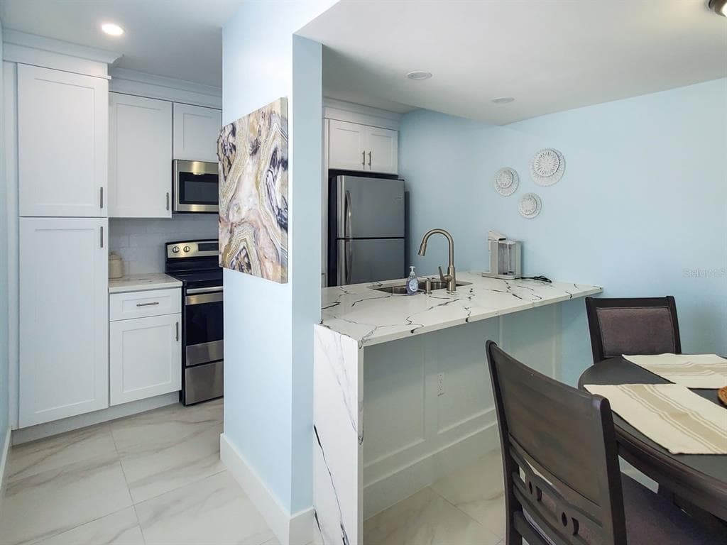 215 MEDALLION BOULEVARD G photo 8