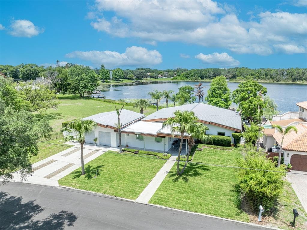 1841 LAKE SPIER DRIVE 1