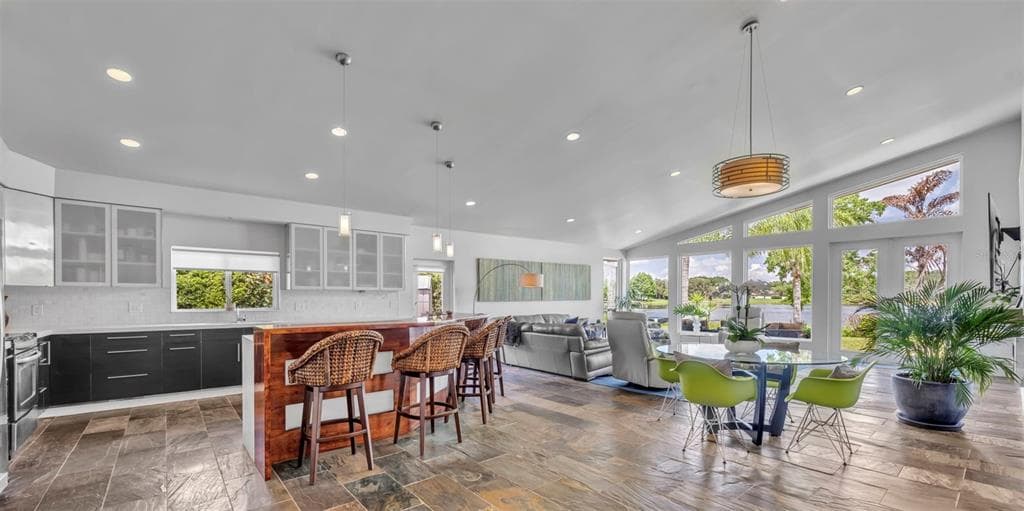 1841 LAKE SPIER DRIVE photo 10