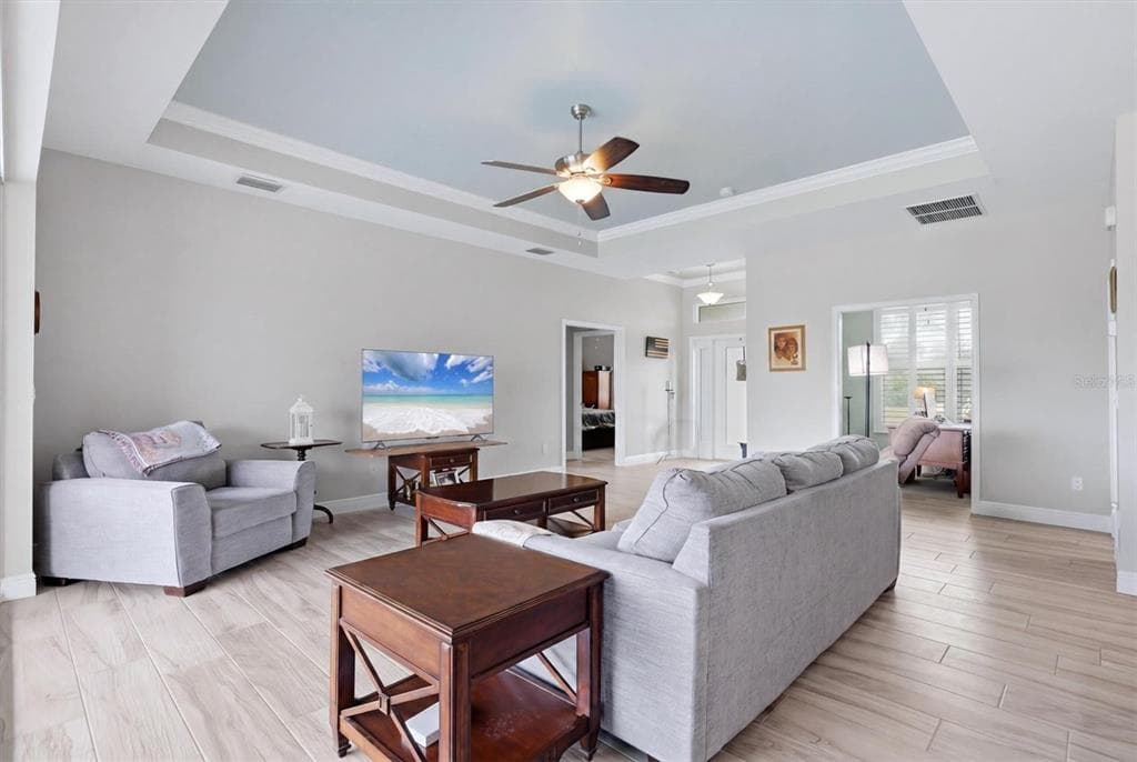 48 LONG MEADOW LANE photo 11