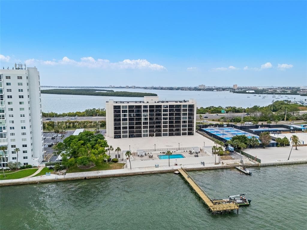 7100 SUNSHINE SKYWAY LANE S 701 photo 2
