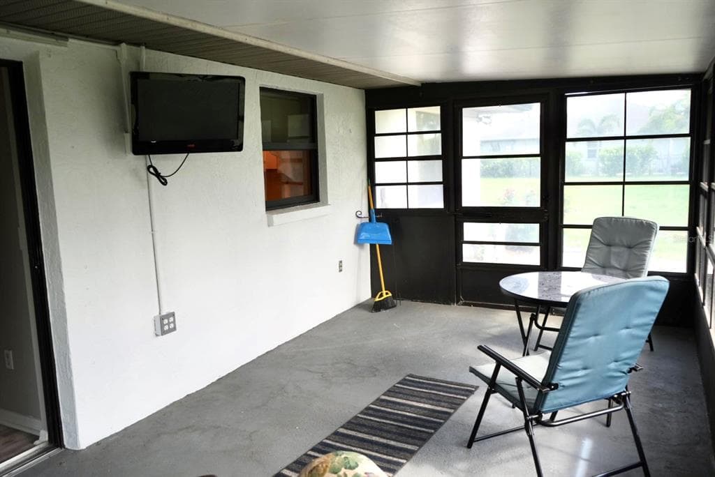 10046 CHARLEMONT AVENUE photo 25