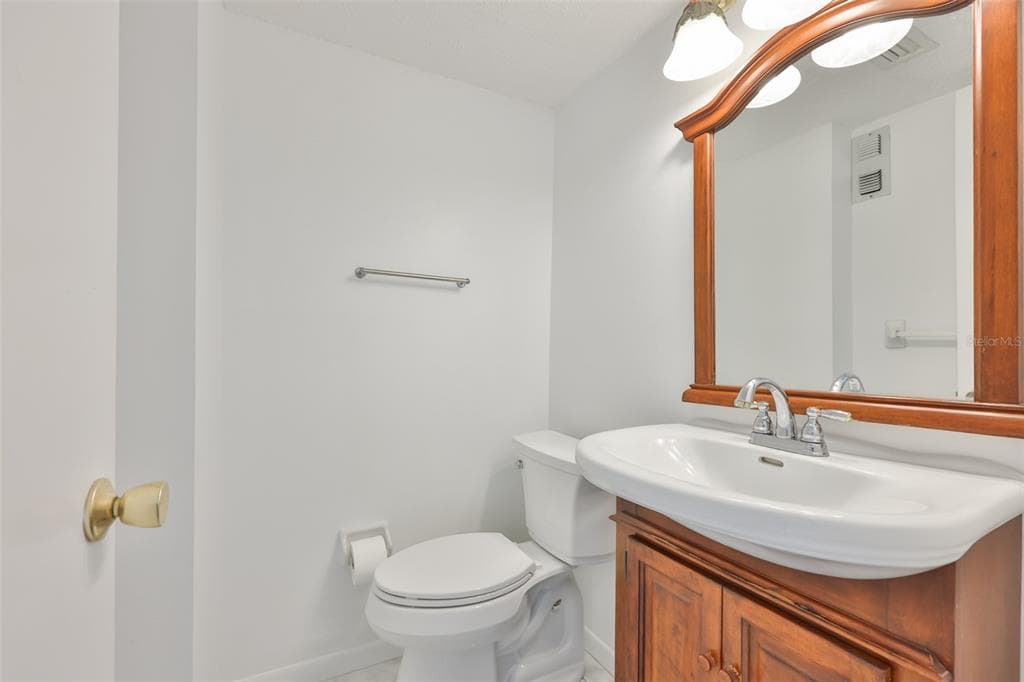 5980 SHORE BOULEVARD S 907 photo 14