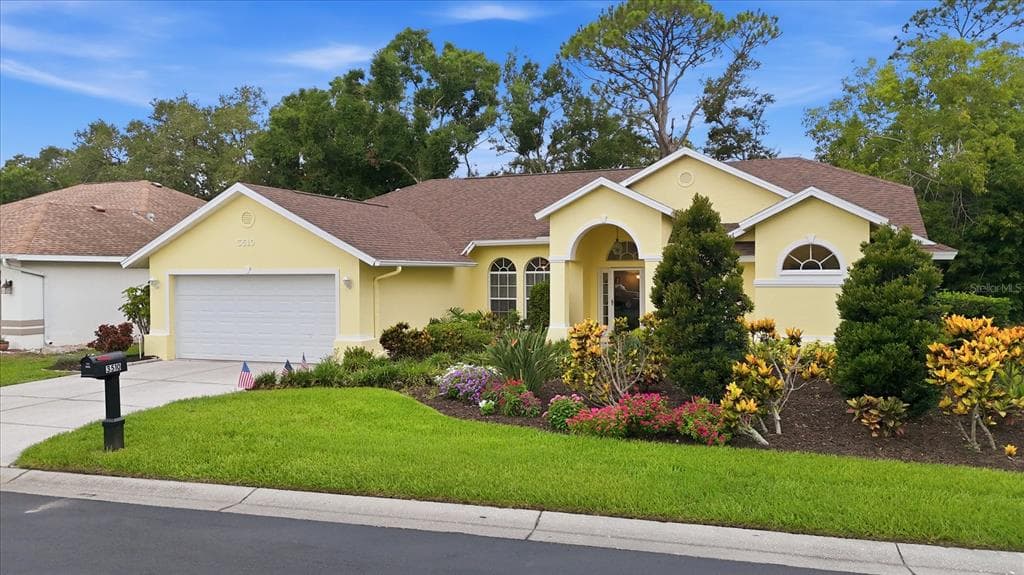 3510 CRYSTAL LAKES COURT photo 1