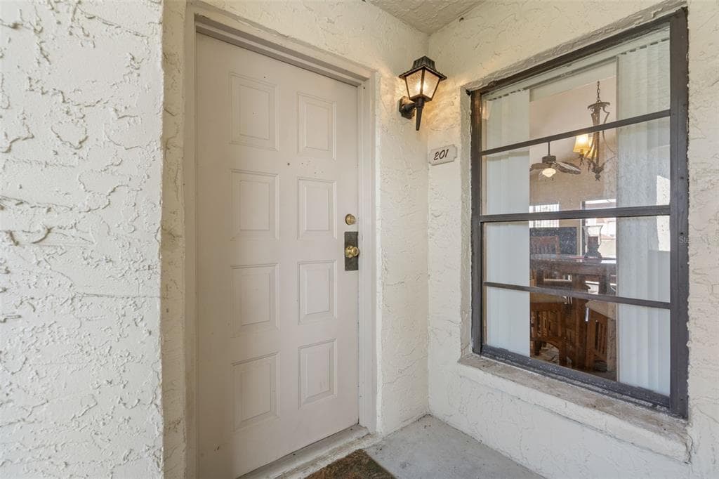 2571 CYPRUS DRIVE #1-201 3