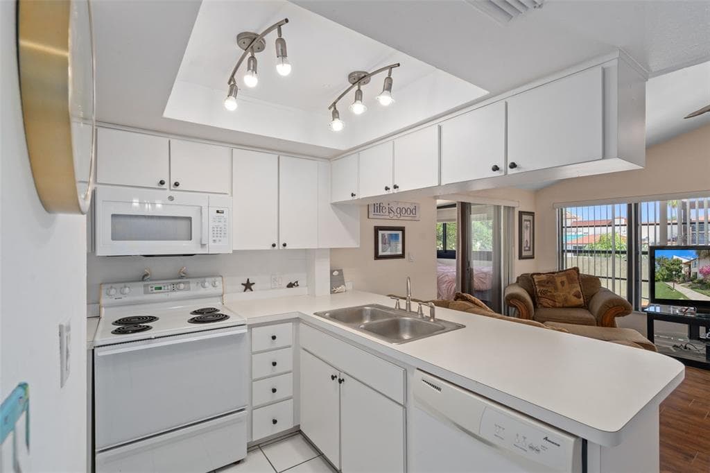 2571 CYPRUS DRIVE 1-201 photo 15