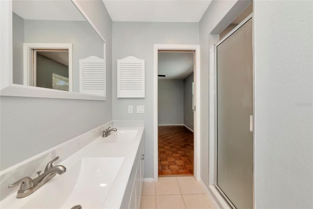 225 HOFFER STREET photo 18