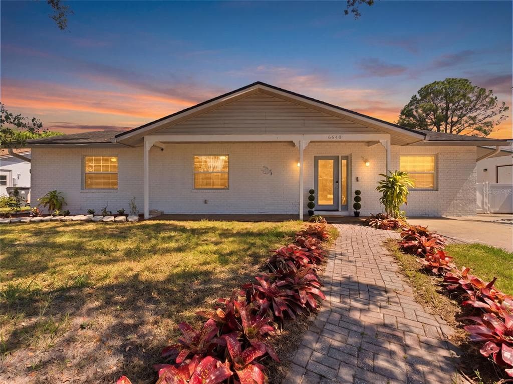 6640 WINDING OAK DRIVE photo 2
