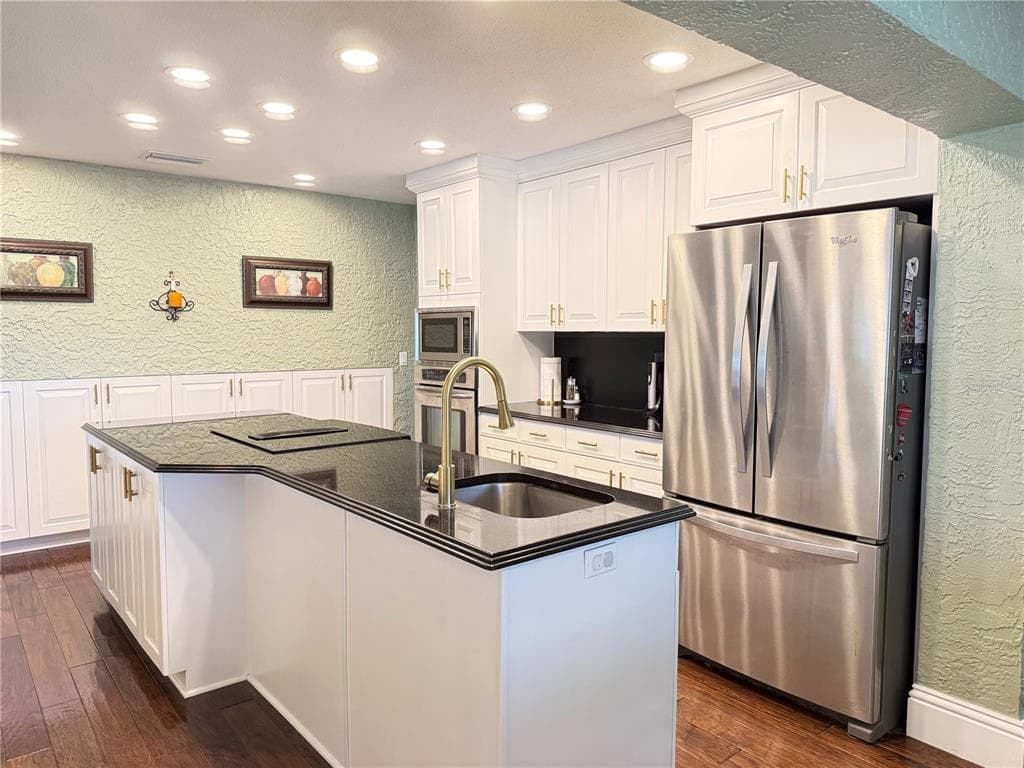 500 N HIGHLAND AVENUE photo 22