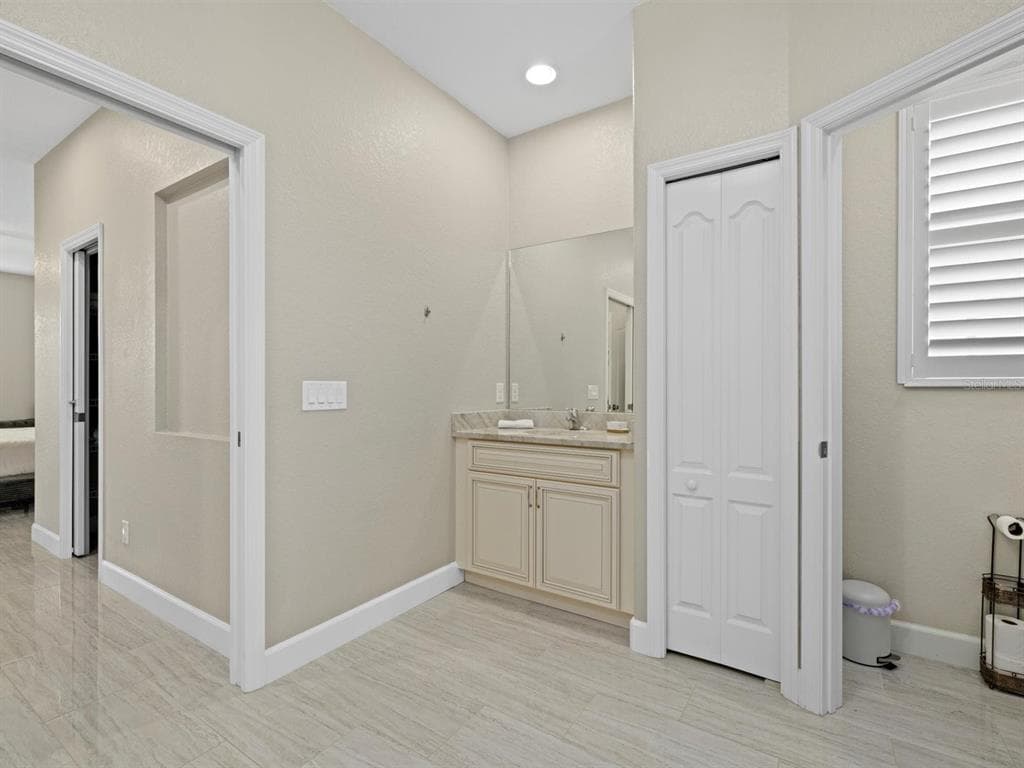 340 MCCABE STREET photo 19