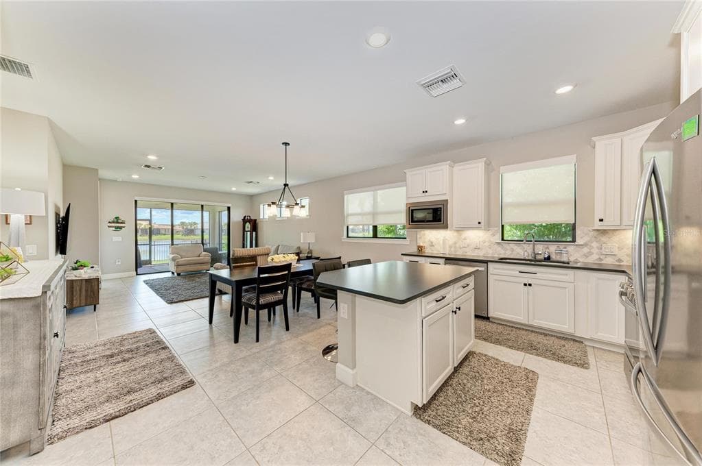 7018 HOLBROOK COVE photo 14