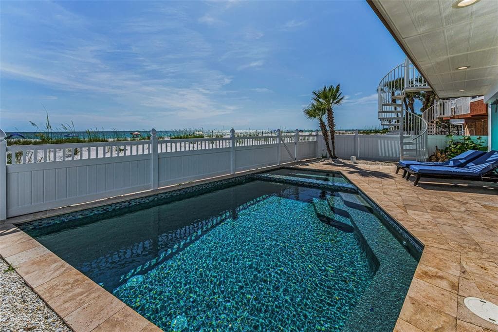13303 GULF LANE photo 3