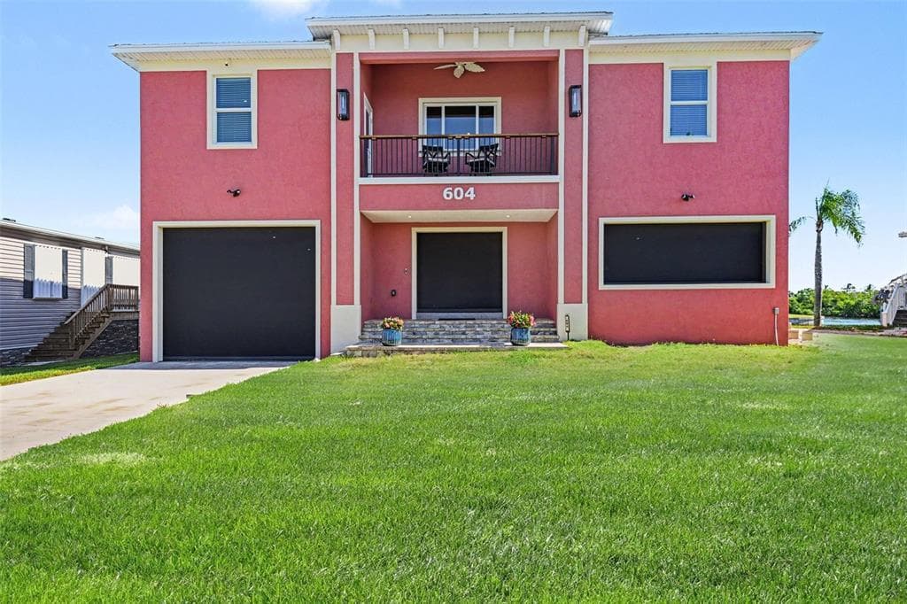604 TAHITI COURT photo 2