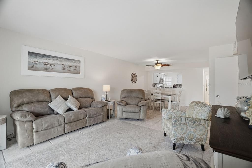 5557 SEA FOREST DRIVE 215 photo 17