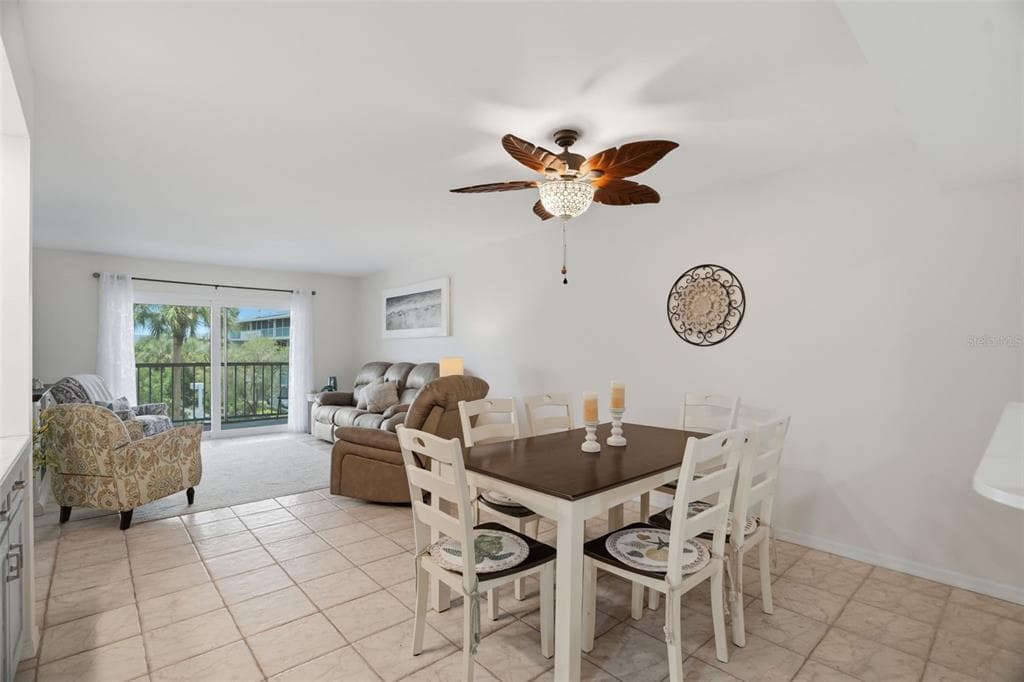 5557 SEA FOREST DRIVE 215 photo 20