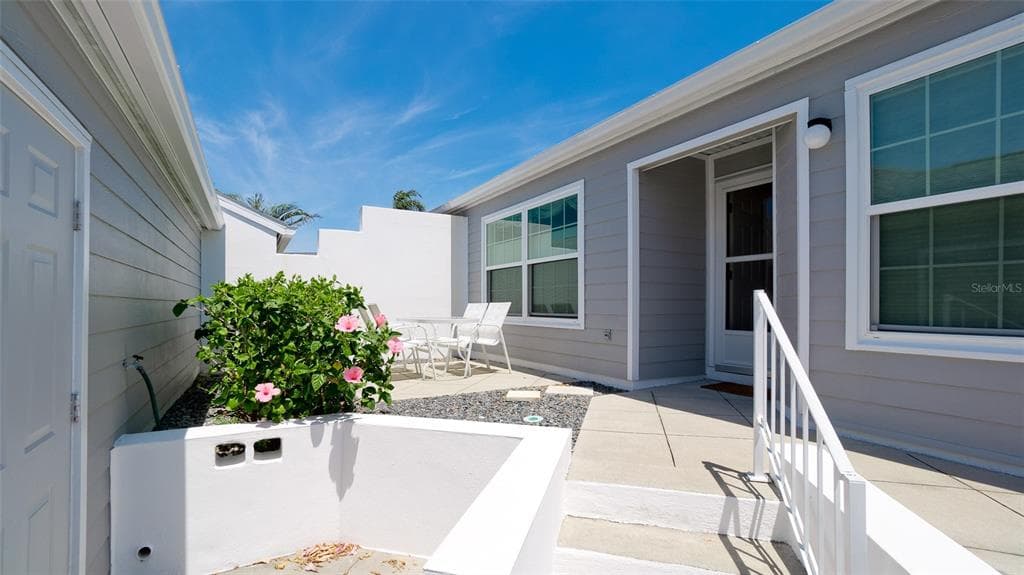 1011 IBIS COURT 5
