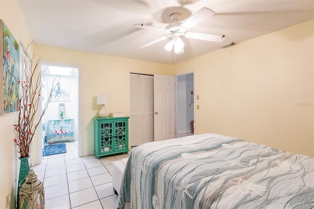 335 HARBOR BOULEVARD photo 16