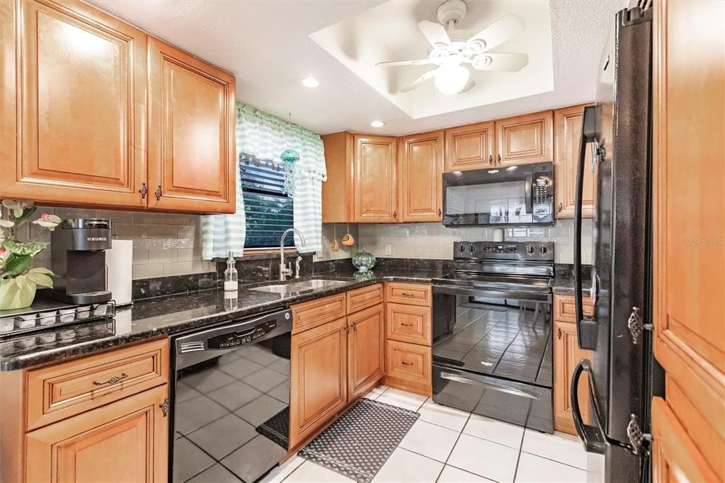 335 HARBOR BOULEVARD photo 10