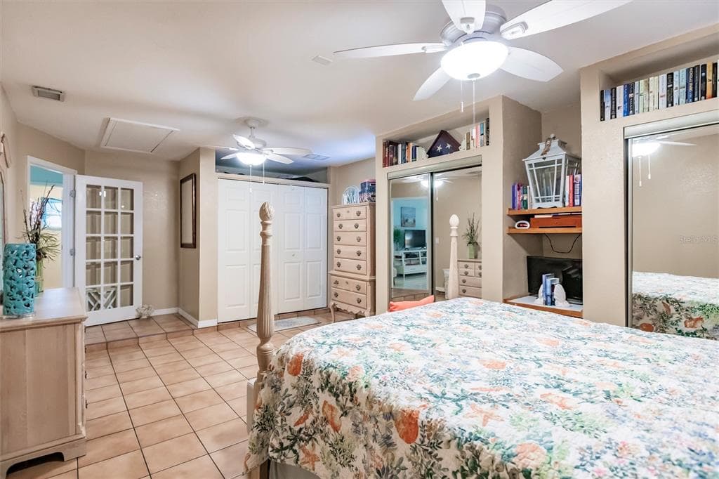 335 HARBOR BOULEVARD photo 21