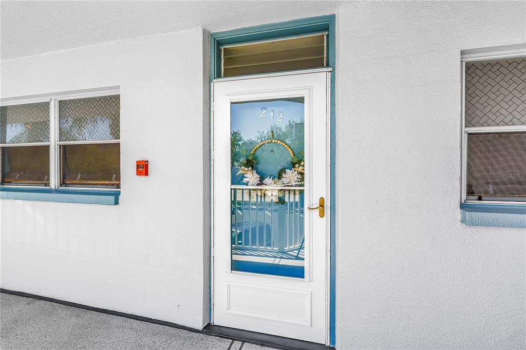 1868 SHORE DRIVE S #212 2