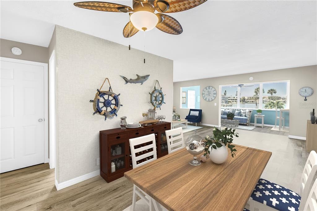 1868 SHORE DRIVE S 212 photo 12